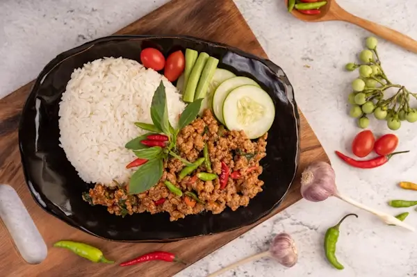 Dish recipes: Pad Krapow Moo Saap